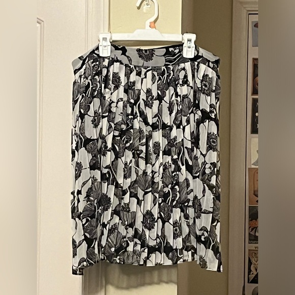 Coldwater Creek Floral Black and White Pleated Midi Skirt - Picture 1 of 3